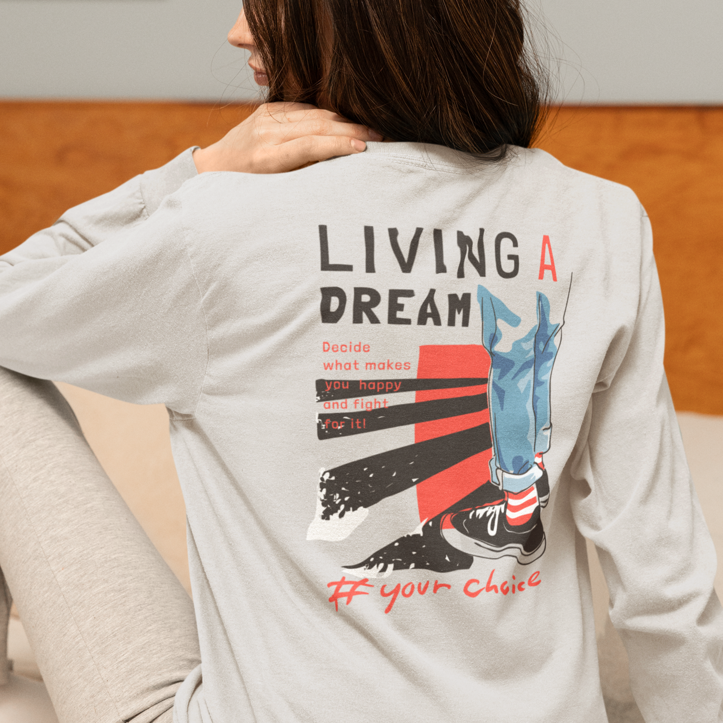 Women’s grey back graphic long sleeve tee regular fit