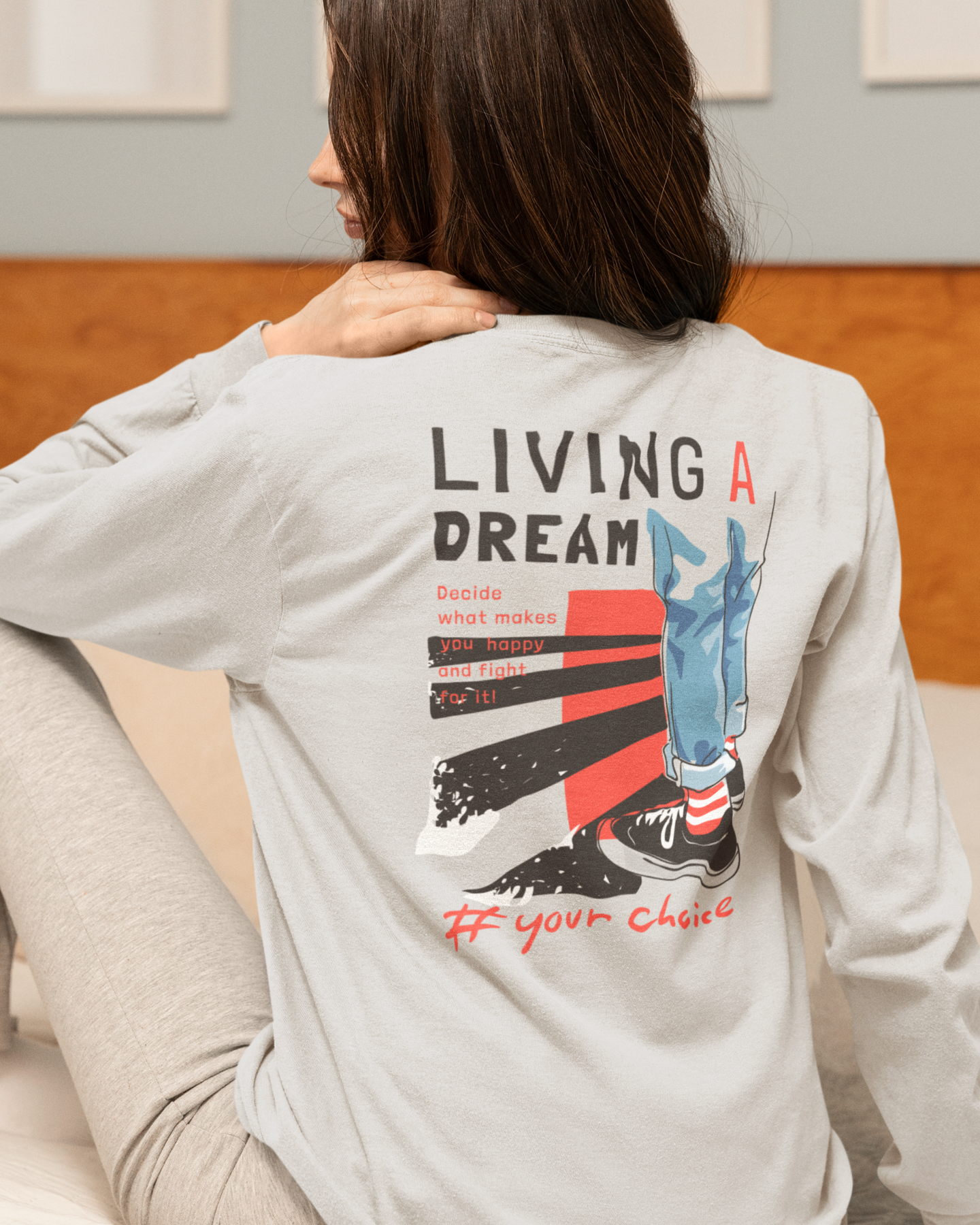 Women’s grey back graphic long sleeve tee regular fit